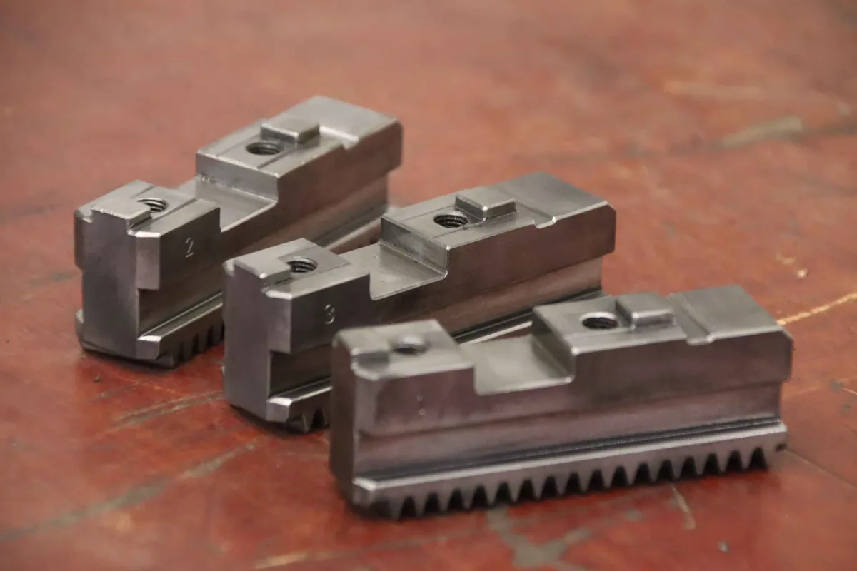 Forkardt Breite 22 mm schrägverzahnt Wechselbacken Grundbacken