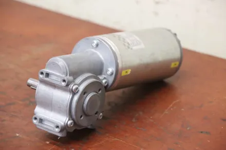 Kählig M63x60/I+SN31+IGO500/2 Gleichstrom Getriebemotor 40 Volt 200 U/min – RESALE