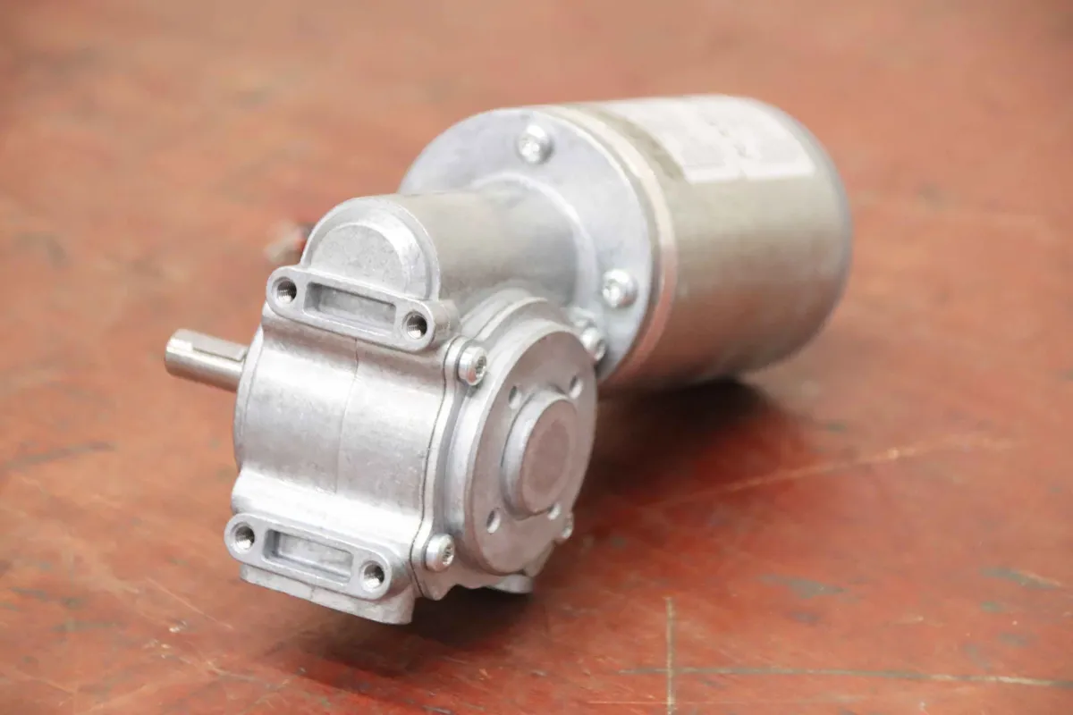 Kählig M63x22/I+SN31+IGMi12/2 Gleichstrom Getriebemotor 24 Volt 340 U/min