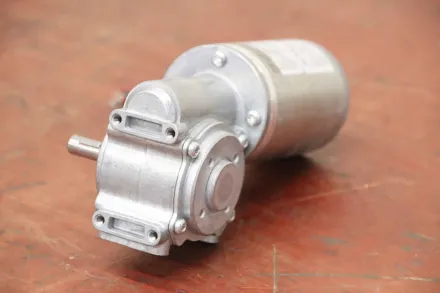 Kählig M63x22/I+SN31+IGMi12/2 Gleichstrom Getriebemotor 24 Volt 340 U/min – RESALE