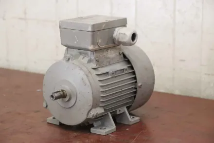 Siemens 1 LA5060-4AB90-Z Elektromotor 0,18 kW 1300 U/min – RESALE