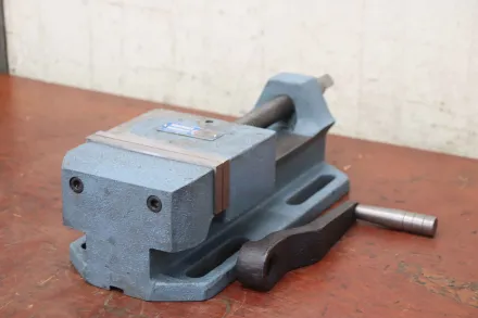 Spannweite 143 mm Maschinenschraubstock – RESALE