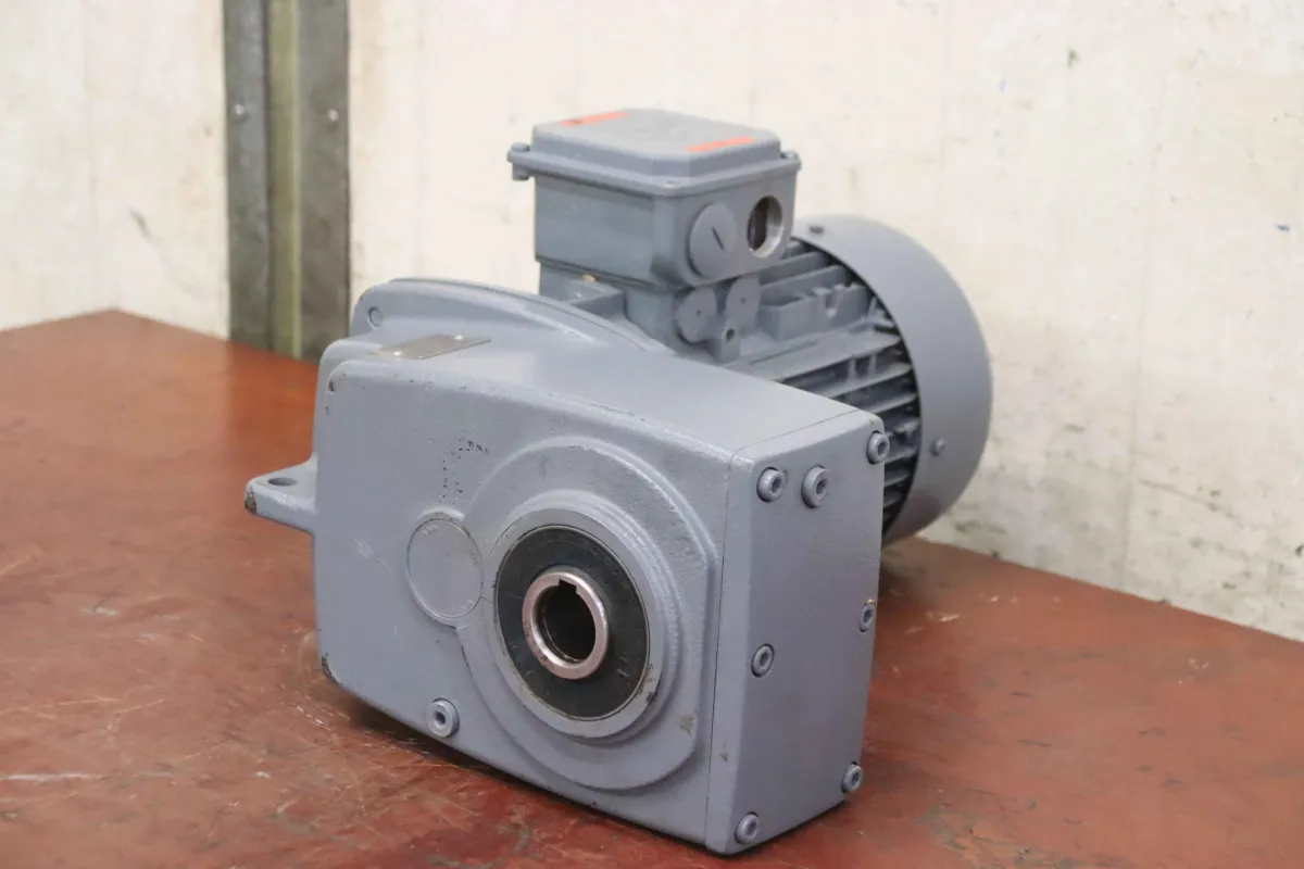 Nord SK 2282A/3D-100LH/4 3D TF Getriebemotor 2,2 kW 57,84 U/min