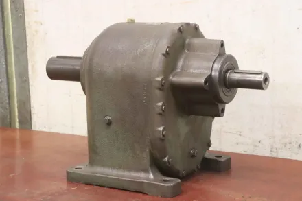 Lenze 12.102.60.1.1 Getriebe 1:37,80 – RESALE