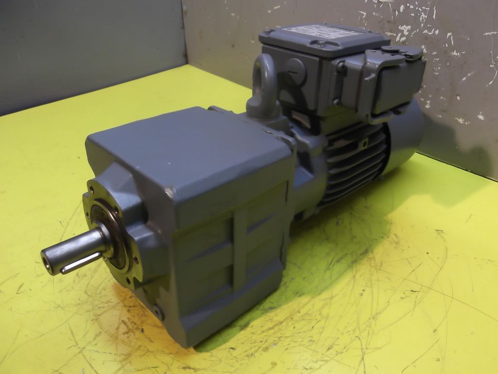 Bauer BG10-71/D06LA4-TOF-ST-K/E003B9/AM-SP Getriebemotor 0,25 kW 43 U/min