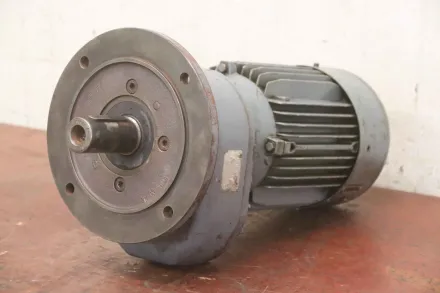 Nord SK 30-100L/40 Getriebemotor 3 kW 326 U/min – RESALE