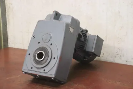 Nord SK 3282AZ-100L/40  SK 100L/40 Getriebemotor 3 kW 60 U/min – RESALE
