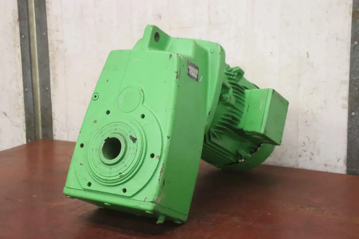 Nord SK 4282AZ-132 S/4 SK 132 S/4 Getriebemotor 5,5 kW 158 U/min