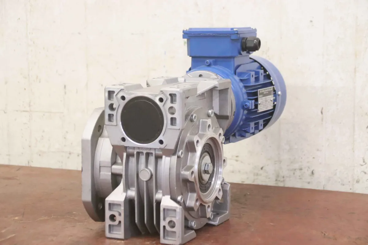 RTZ/Varvel Witte FRT 85/B3 1/100 WW 80-4 Getriebemotor 0,55 kW 14,3 U/min