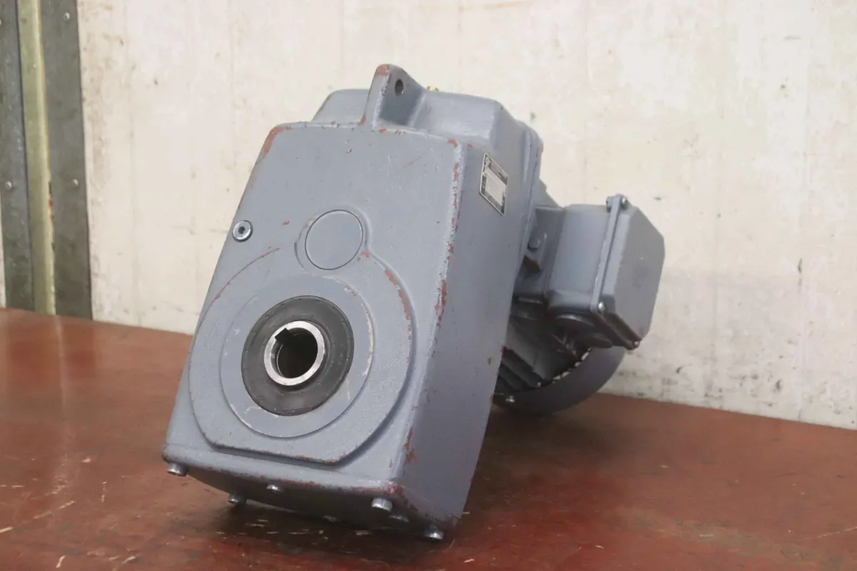 Nord SK 3282A-100 L/4 SK 100L/4 Getriebemotor 2,2 kW 34 U/min