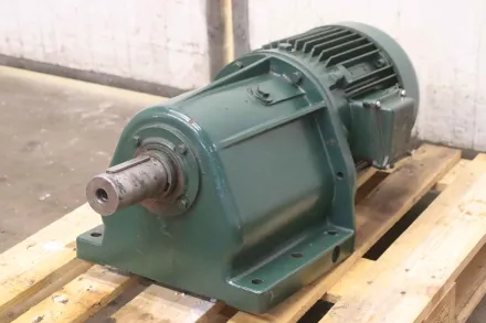 Bauer 930/410/H375 mm Getriebemotor 5,5 kW 56 U/min – RESALE