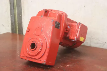 Nord SK 2282A-100 LP/4 TF Getriebemotor 2,2 kW 144 U/min – RESALE