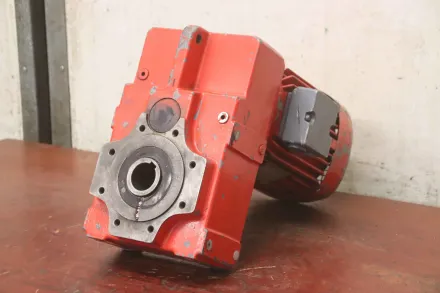 Keb F 4.2 C DK 100 LX 4 W TW Getriebemotor 3 kW 50 U/min – RESALE