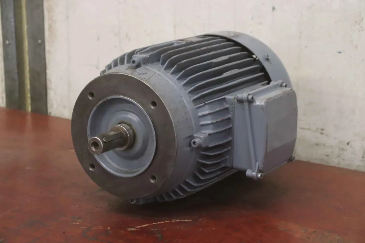 Nord SK 132M/6 Elektromotor 4 kW 960 U/min