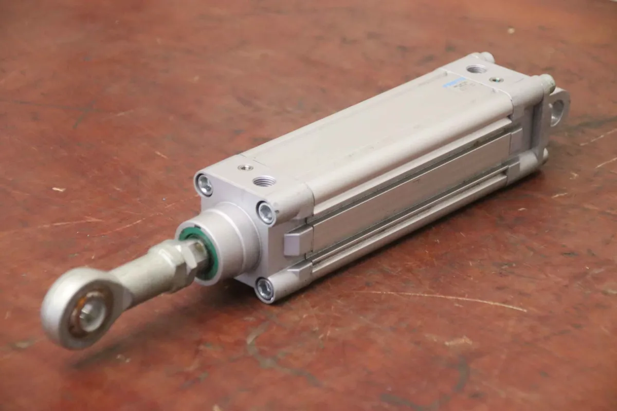 Festo DNC-50-125-PPV-A Pneumatikzylinder