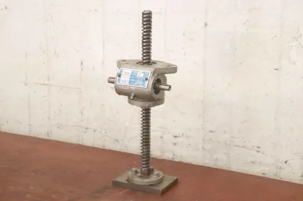 Staff 05 A Hub 200 mm Spindelhubgetriebe – RESALE