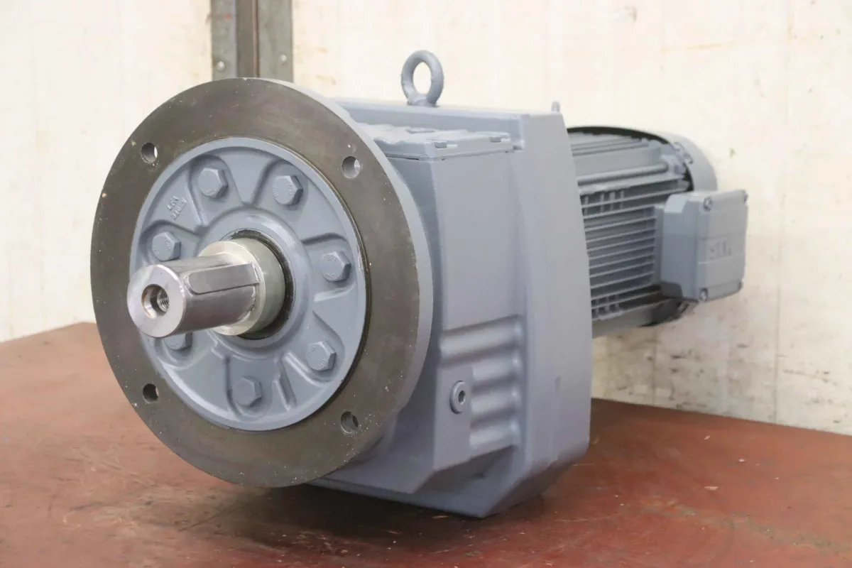SEW-Eurodrive RF97 DRN132S4/TF Getriebemotor 5,5 kW 53 U/min
