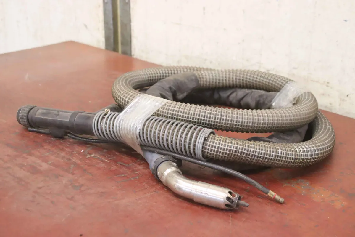 4,3 m wassergekühlt MIG/MAG hose package with welding fume extraction