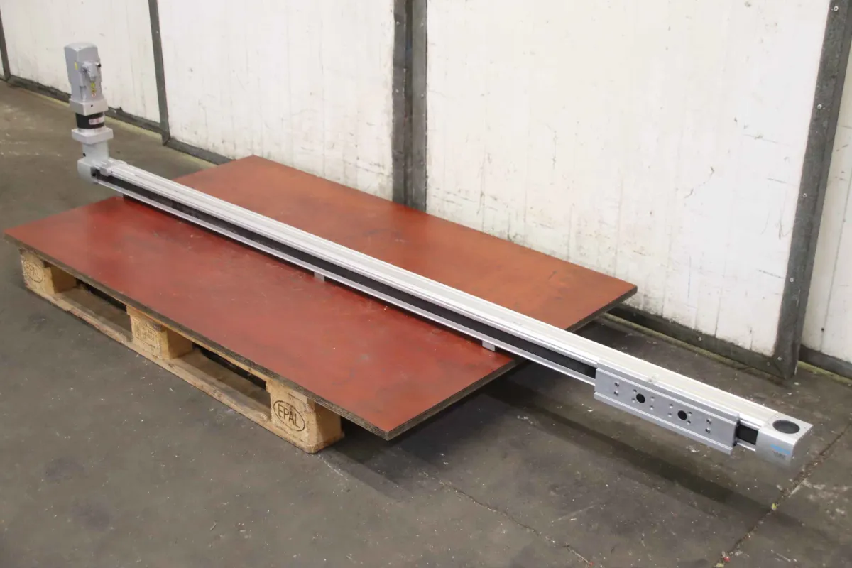Festo DGE-40-1600-ZR-RF-LH-RK-GK EMMS-AS-70--S-RM Linearantrieb Hublänge 1600 mm