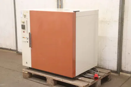 Labor Müszeripari Müvek LP-321/2 Trockenofen 3,3 kW 270°C – RESALE