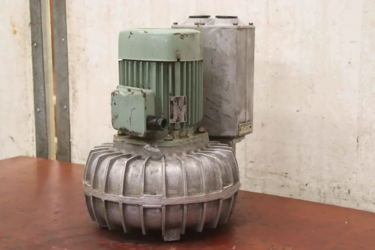 VEB GR2HVX-40/290-P Seitenkanalverdichter 1,5 kW