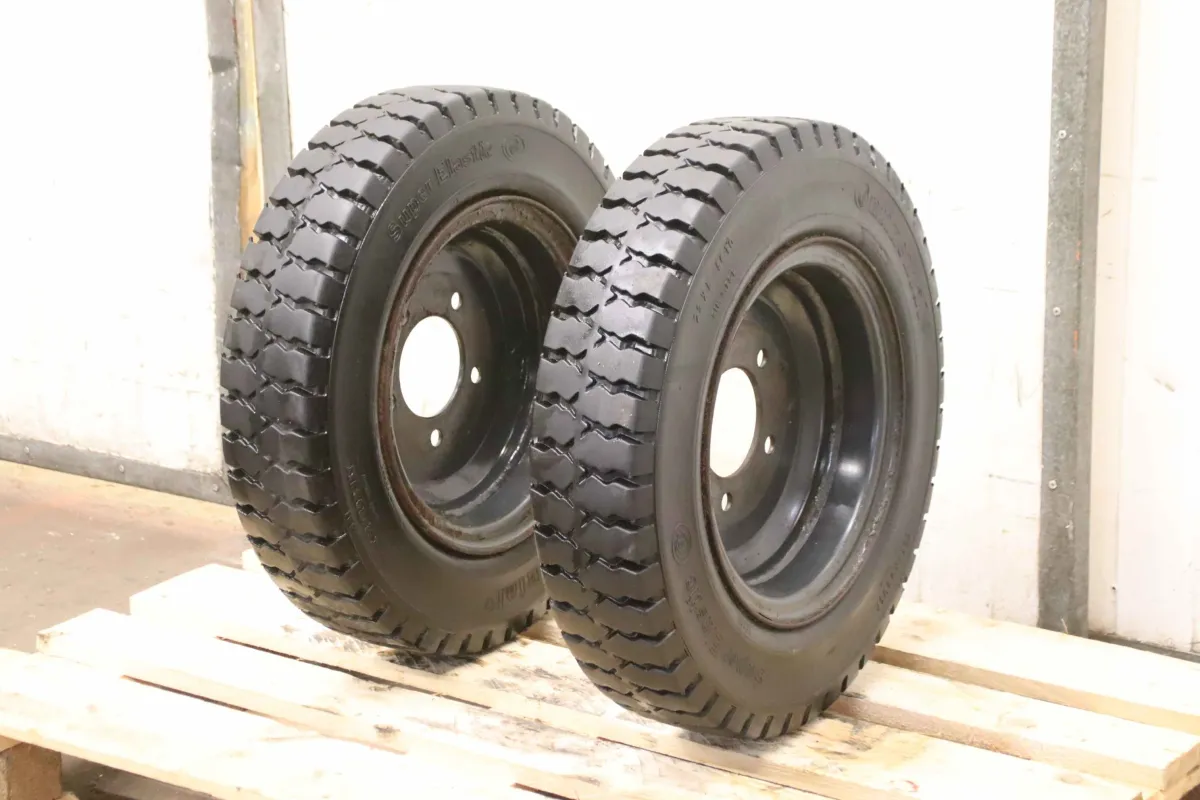 Continental CSE-Robust 23 x 5 SC 10 RIM 3.75 P Vollgummi Reifen 2 Stück