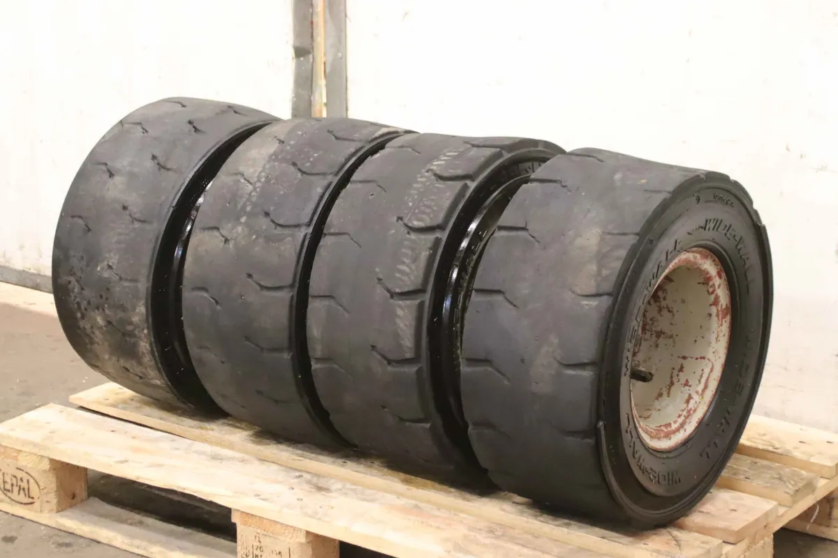 Omega 23x9-10 N.H.S Reifen mit Felge 4 Stück