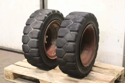 Bergougnan 250-15 RIM 7.00F-15 Vollgummi Reifen 2 Stück – RESALE