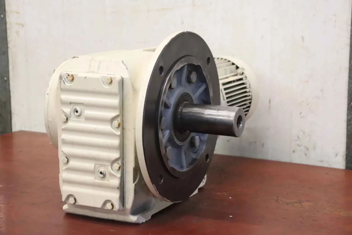 SEW-Eurodrive K67/A/II2GD K67/II2GD DV100M4/II3GD Getriebemotor 2,2 kW 9,6 U/min