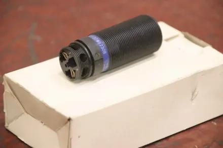 Telemecanique XS4P30MB230B Induktiver Sensor Näherungsschalter – RESALE