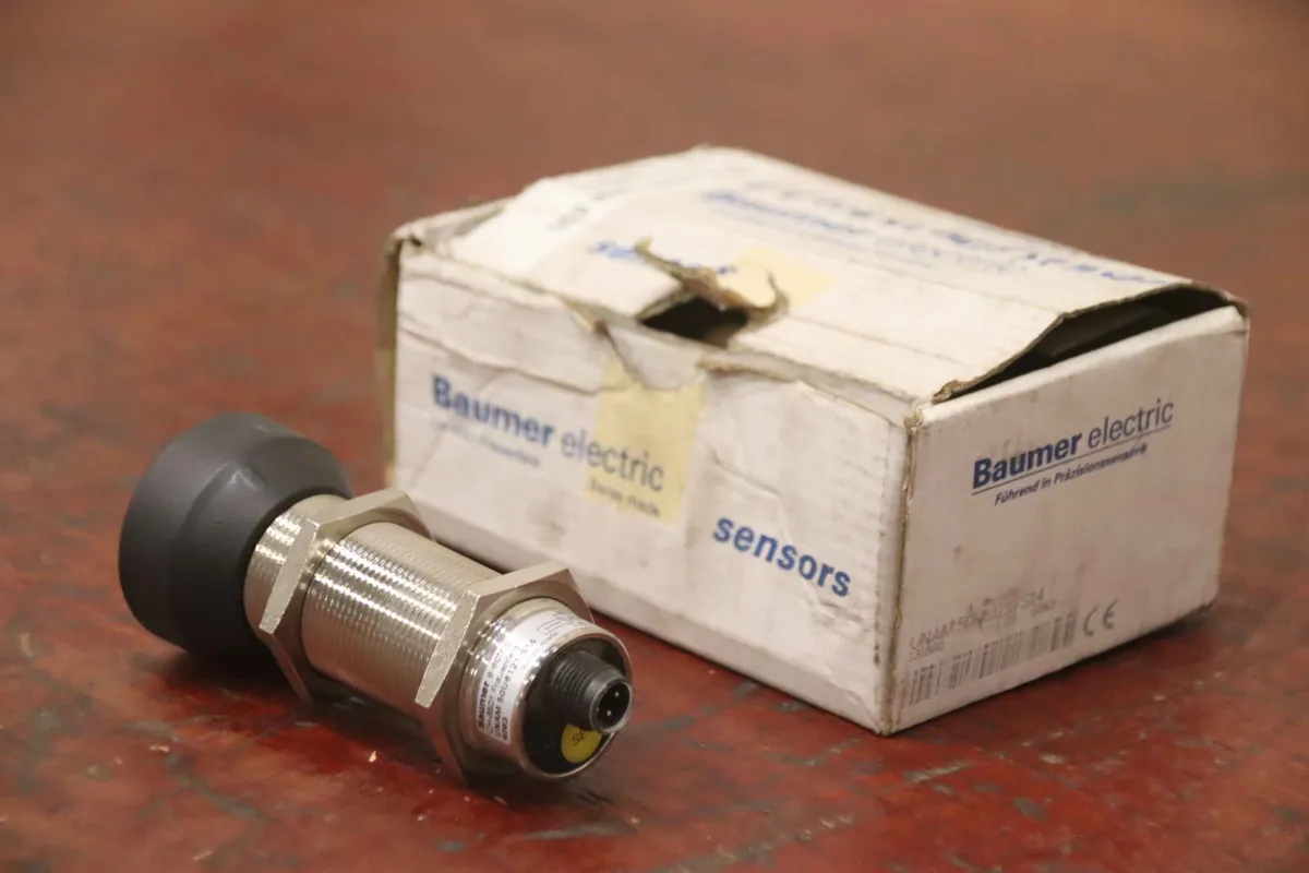 Baumer UNAM 50U6121/S14 Ultraschallsensor