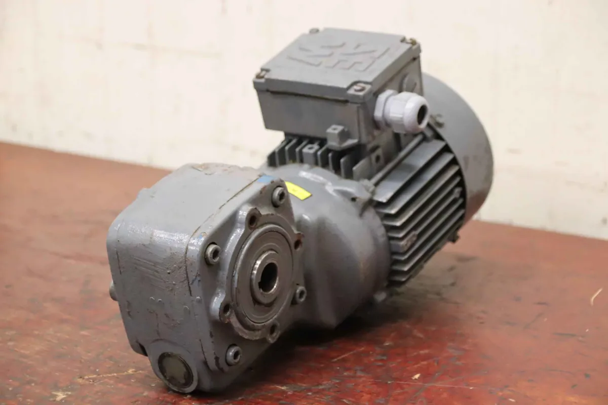 SEW-Eurodrive SA31 DTZ1D6 Getriebemotor 0,25 kW 17 U/min