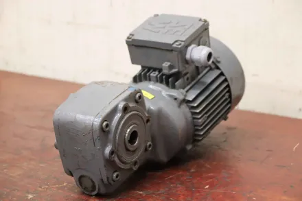 Sew-Eurodrive SA31 DTZ1D6 Getriebemotor 0,25 kW 17 U/min – RESALE