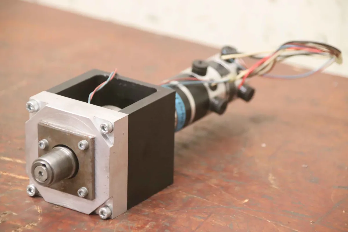 HD Harmonic Drive RH-8-3006-T-SP Servo-Actuator