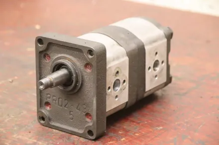 Tk 22TK6/6S / 22 I 0004 Doppelte Hydraulikpumpe – RESALE