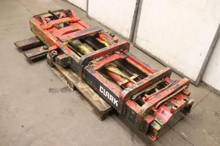 Clark C500-Y80  4 to Staplermast – RESALE