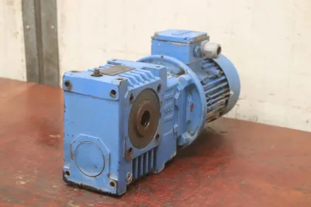 Watt Drive SUA 506B IA 81N4 WAF81N4 Getriebemotor 0,75 kW 13,7 U/min – RESALE