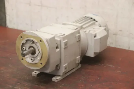 Stöber Loher RD11-1003 M2AA071A regelbarer Getriebemotor 0,37 kW 64-641 U/min – RESALE