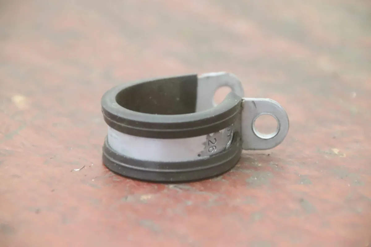 Kale Ø26x15 mm W1 Rohrschellen 139 Stück