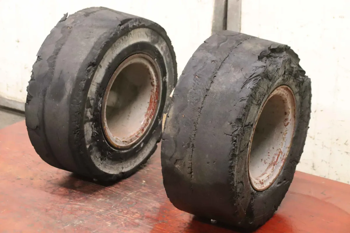 Continental Super Elastic 23 x 9-10 6,5F-10 Vollgummi Reifen 2 Stück