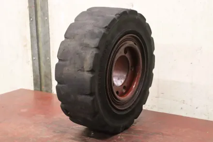 Bergougnan 18x7-8 Vollgummi Reifen – RESALE