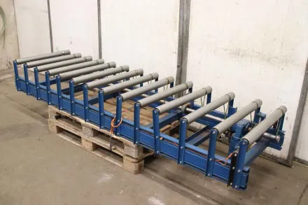 18 m/min  2730 x 700 mm Rollenbahn angetrieben – RESALE