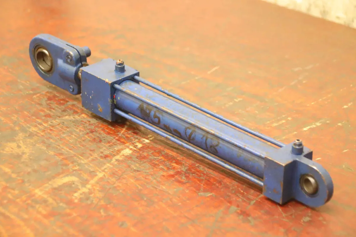 Rexroth CD/T3/MP5/25/18/175/F/ Hub 175 mm Hydraulikzylinder