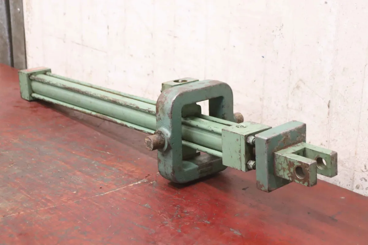 Milwaukee H-73 Hub 600 mm Hydraulikzylinder