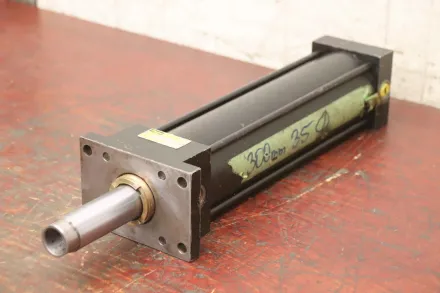 Parker J-3LRLS33M Hub 300 mm Hydraulikzylinder – RESALE