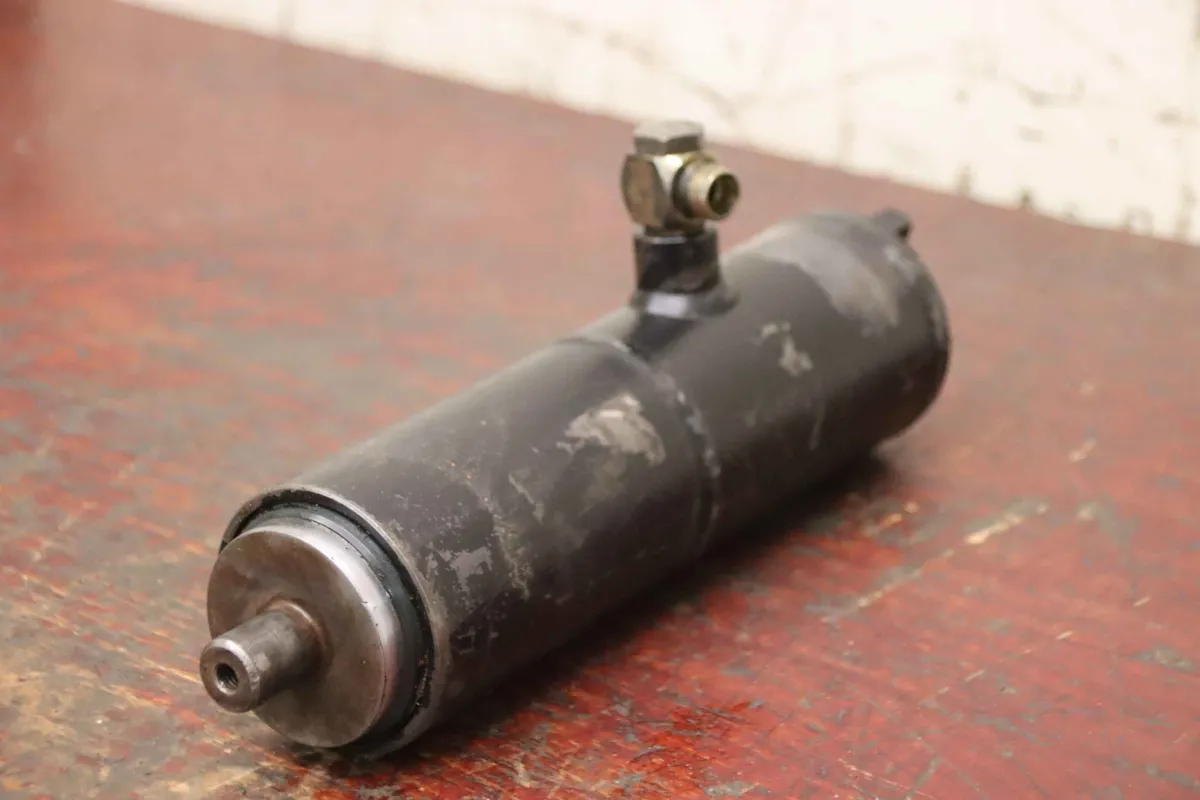 Pacoma 3483441M91 Hub 220 mm hydraulic cylinder