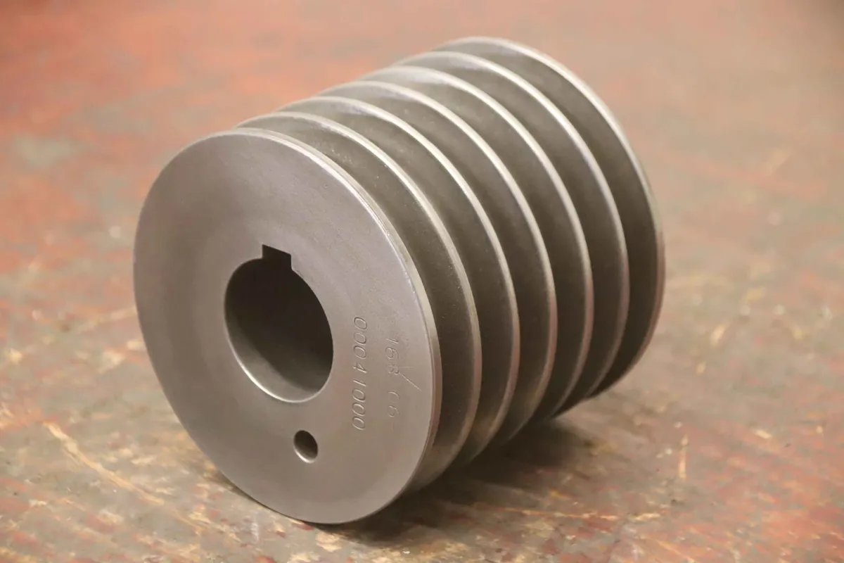 Guss Ø 105 x 95 mm (13 mm) Keilriemenscheibe 6-rillig