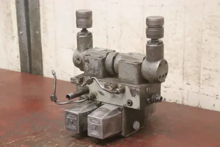 Duplomatic 23 P1 M/10  D4 P4-S1/20H Hydraulik Steuerblock – RESALE