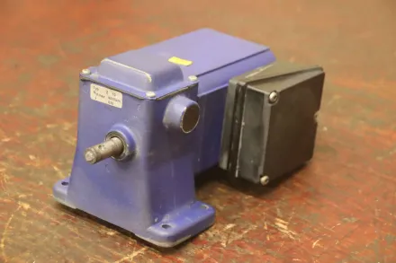 Groschopp Z 10 WK 1695001 IGKU 80-40 Getriebemotor 0,066 kW 2 U/min – RESALE