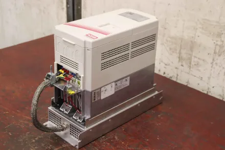 Keb Combivert F4 16 F4 C1G-M440/2 2 Frequenzumrichter 15 kW – RESALE